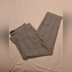 Torrid women's size 3X S black and white ponte pant, houndstooth print EUC
